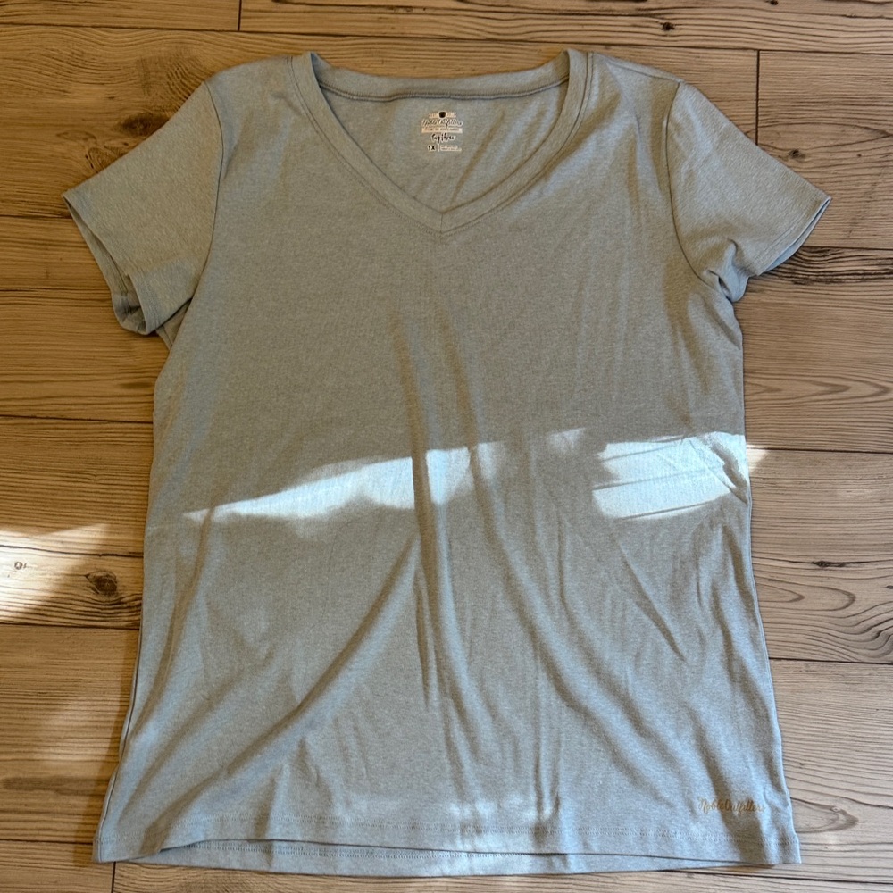 Women's Noble Outfitters Light blue V-Neck T-Shirt 1X tug free